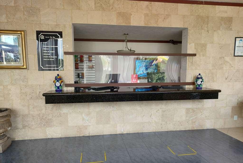 Howard Johnson By Wyndham Toluca Interior photo